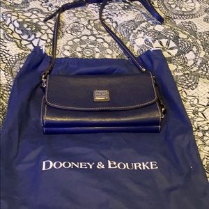 Navy Dooney&Bourke shoulder/crossbody